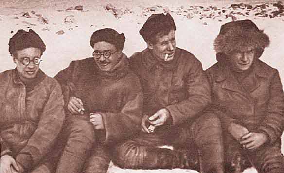 1930—1932 гг. Н. Н. Урванцев, Г. А. Ушаков, С. П. Журавлёв, В. В. Ходов.jpg